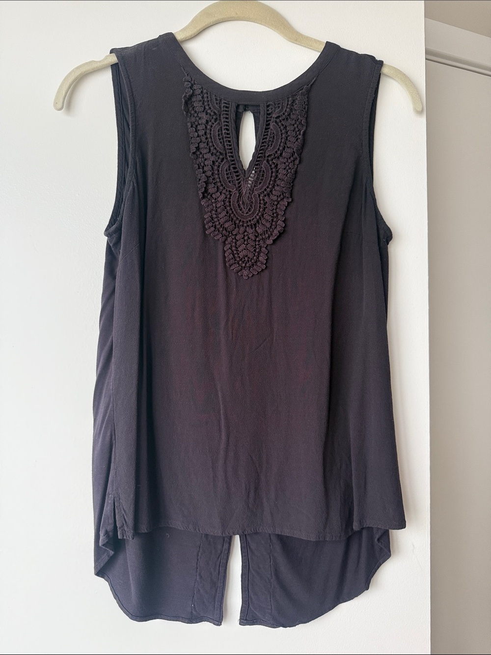 Women's Charcoal Crochet-Detail Sleeveless Top